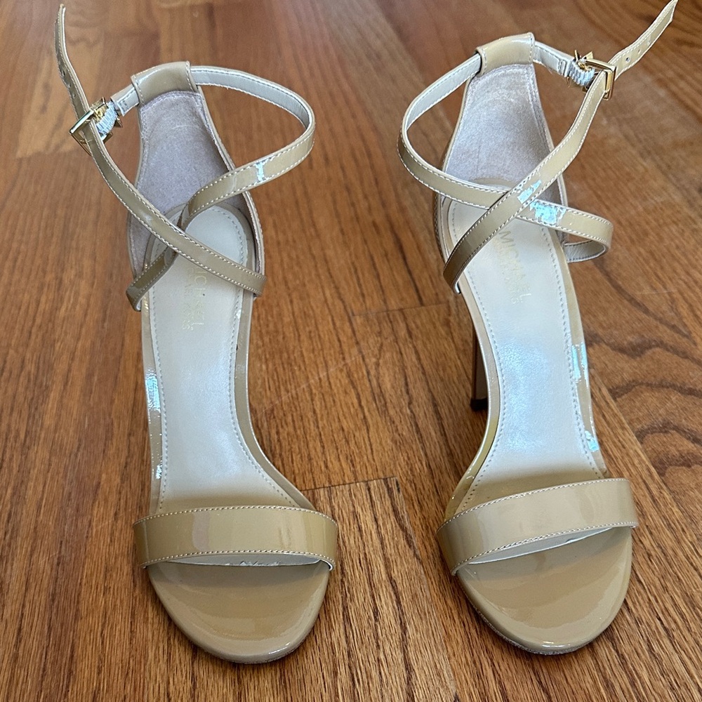 Michael Kors Elegant Tan Strappy Heels